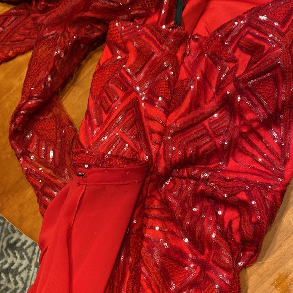 Nicole Backi Gown as Seen on Peggy - Picture 16 of 17